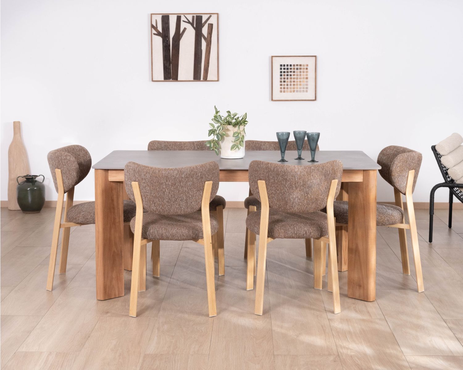Table de repas 160 cm plateau céramique gris effet béton "Merik" en teck massif