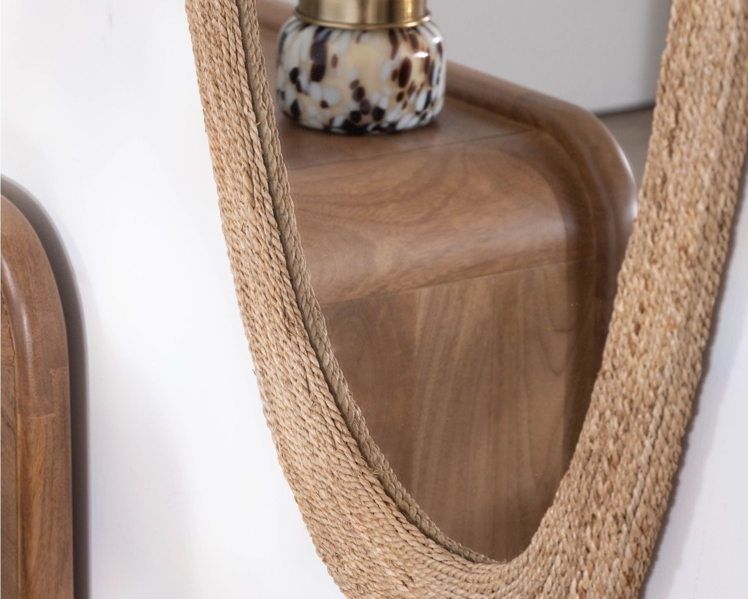 Miroir forme organique avec cadre en cordelette "Solira" hauteur 130 cm