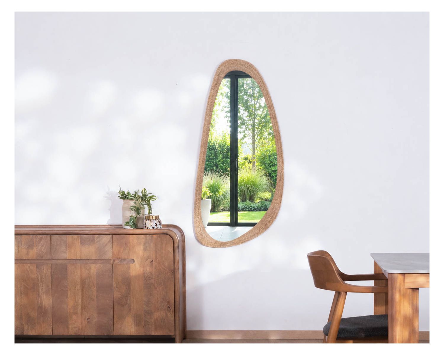 Miroir forme organique avec cadre en cordelette "Solira" hauteur 130 cm