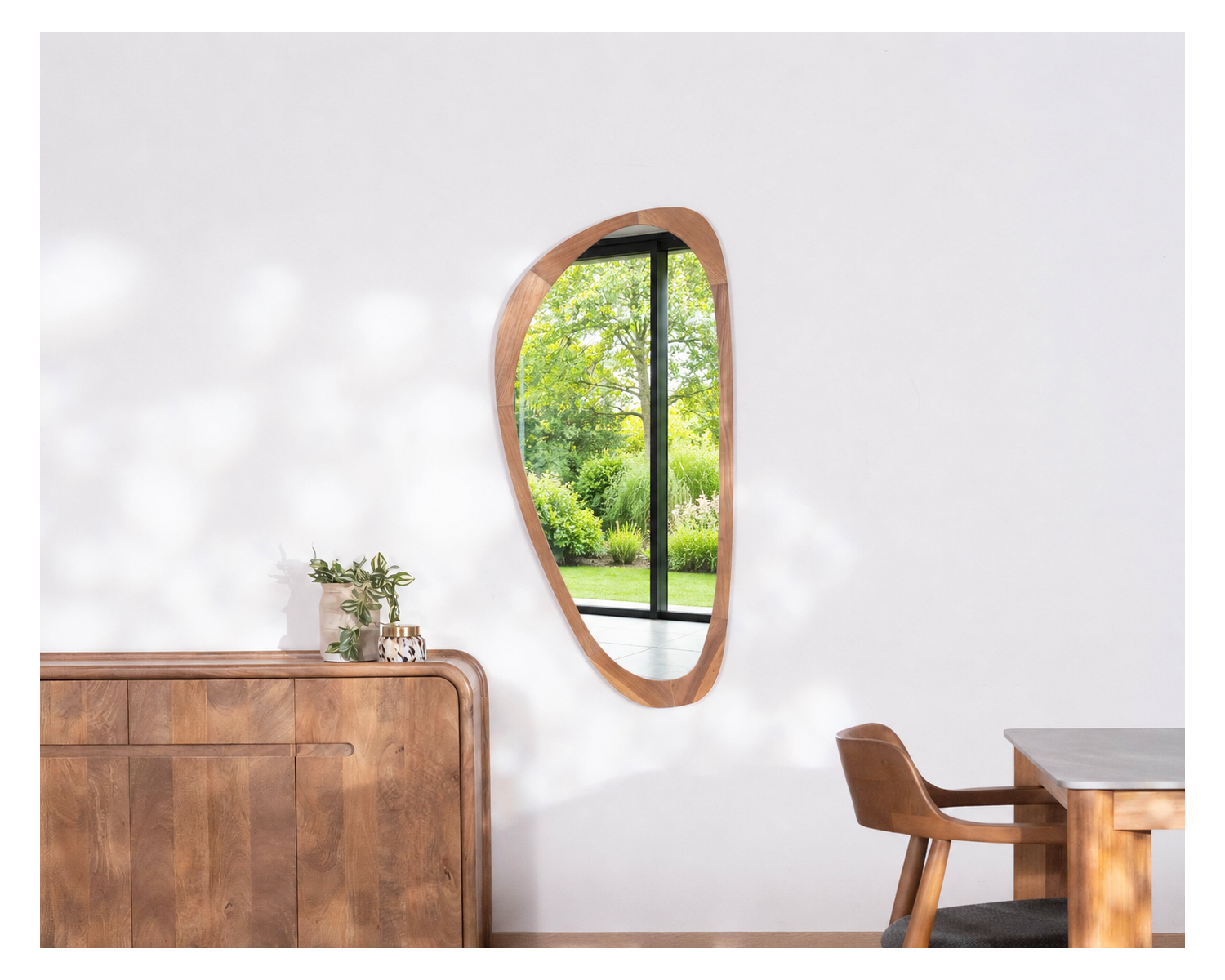 Miroir forme organique avec cadre en bois "Solira" 130 cm de haut