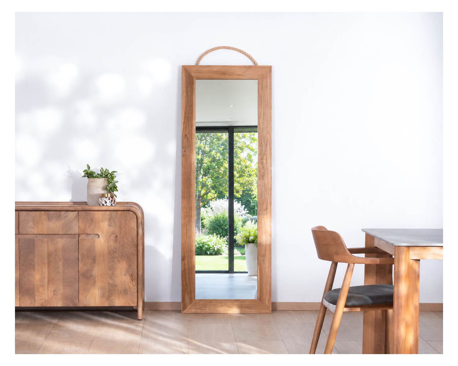 Grand miroir à poser 180 cm en teck "Solira" esprit naturel