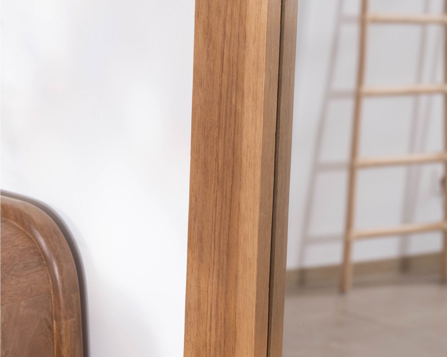 Grand miroir à poser 180 cm en teck "Solira" esprit naturel