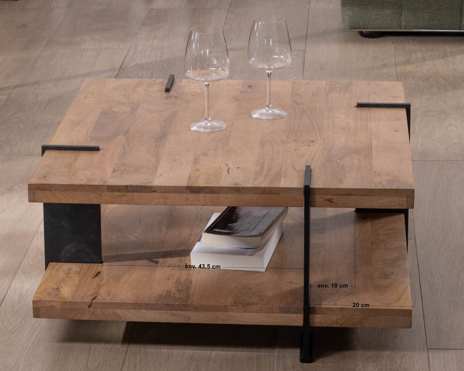 Table basse design avec double plateau carré en bois et pieds métal "Marla"