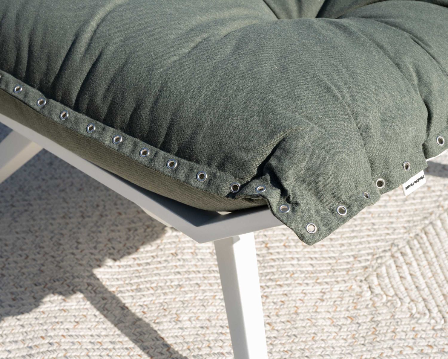 Fauteuil de jardin ultra confort en tissu vert kaki avec repose pieds modulaire "Lisca"