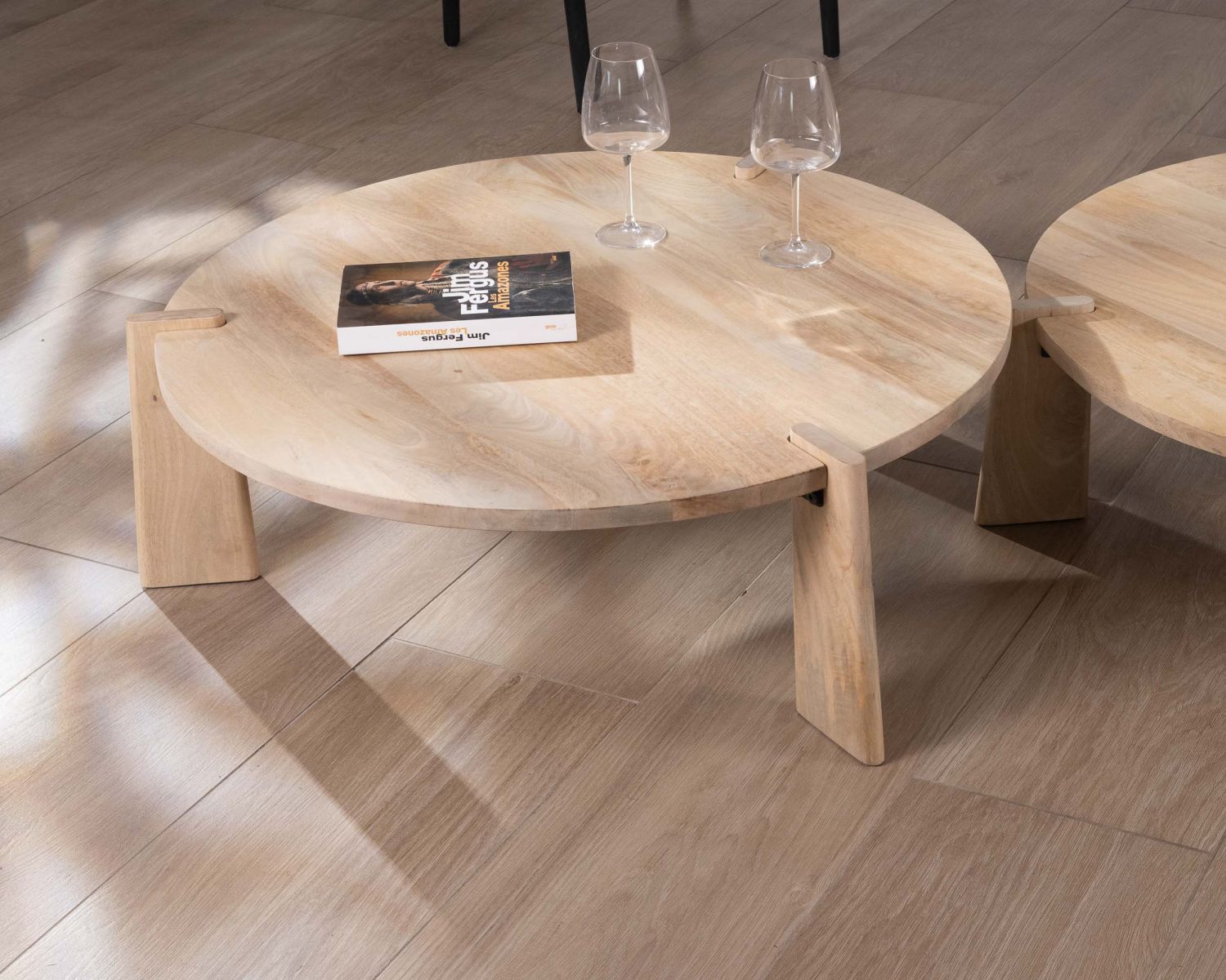 Duo de tables basses rondes en manguier naturel "Loopie"