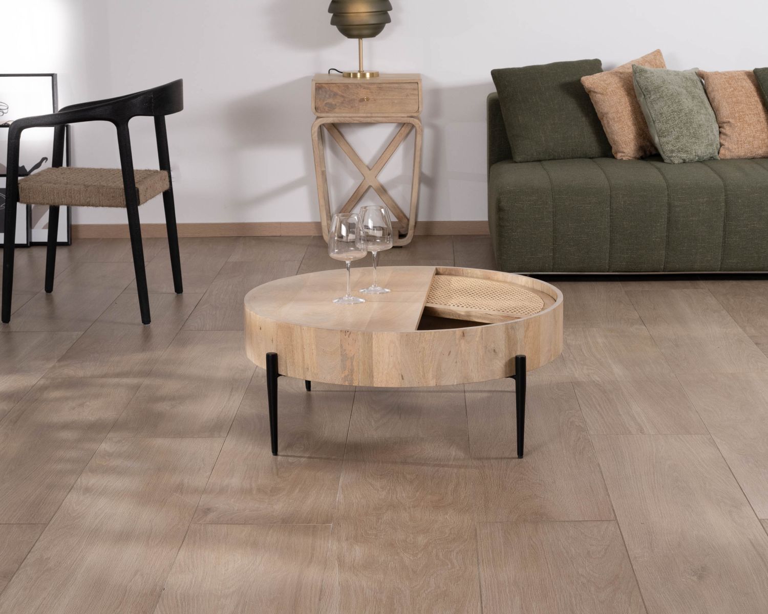 Table basse ronde avec plateau pivotant en cannage "Loopie" diamètre 80 cm