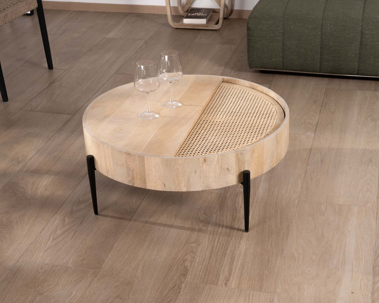 Table basse ronde avec plateau pivotant en cannage "Loopie" diamètre 80 cm