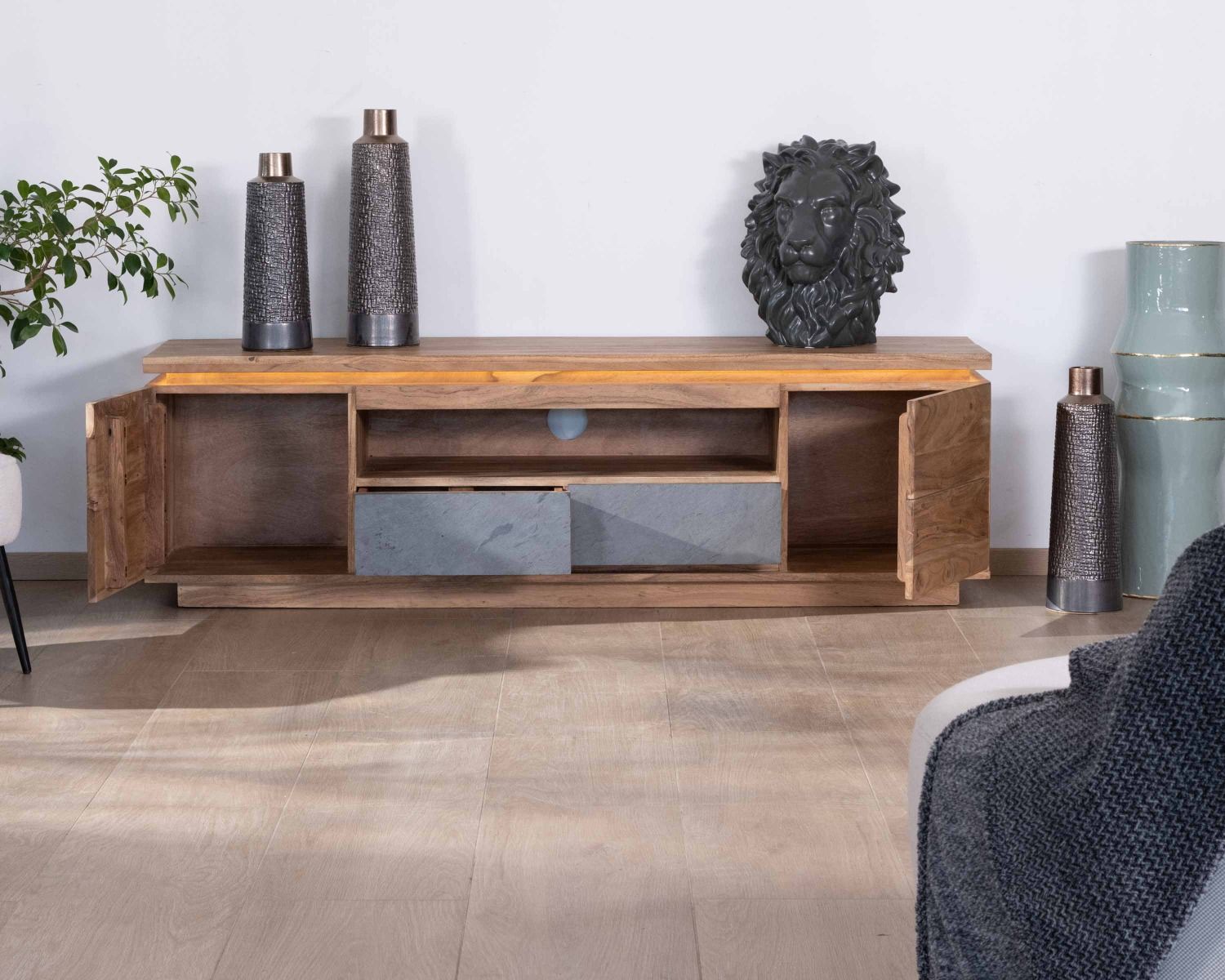 Meuble télé 175cm en acacia avec tiroirs façade placage pierre et bande LED "Paguera"