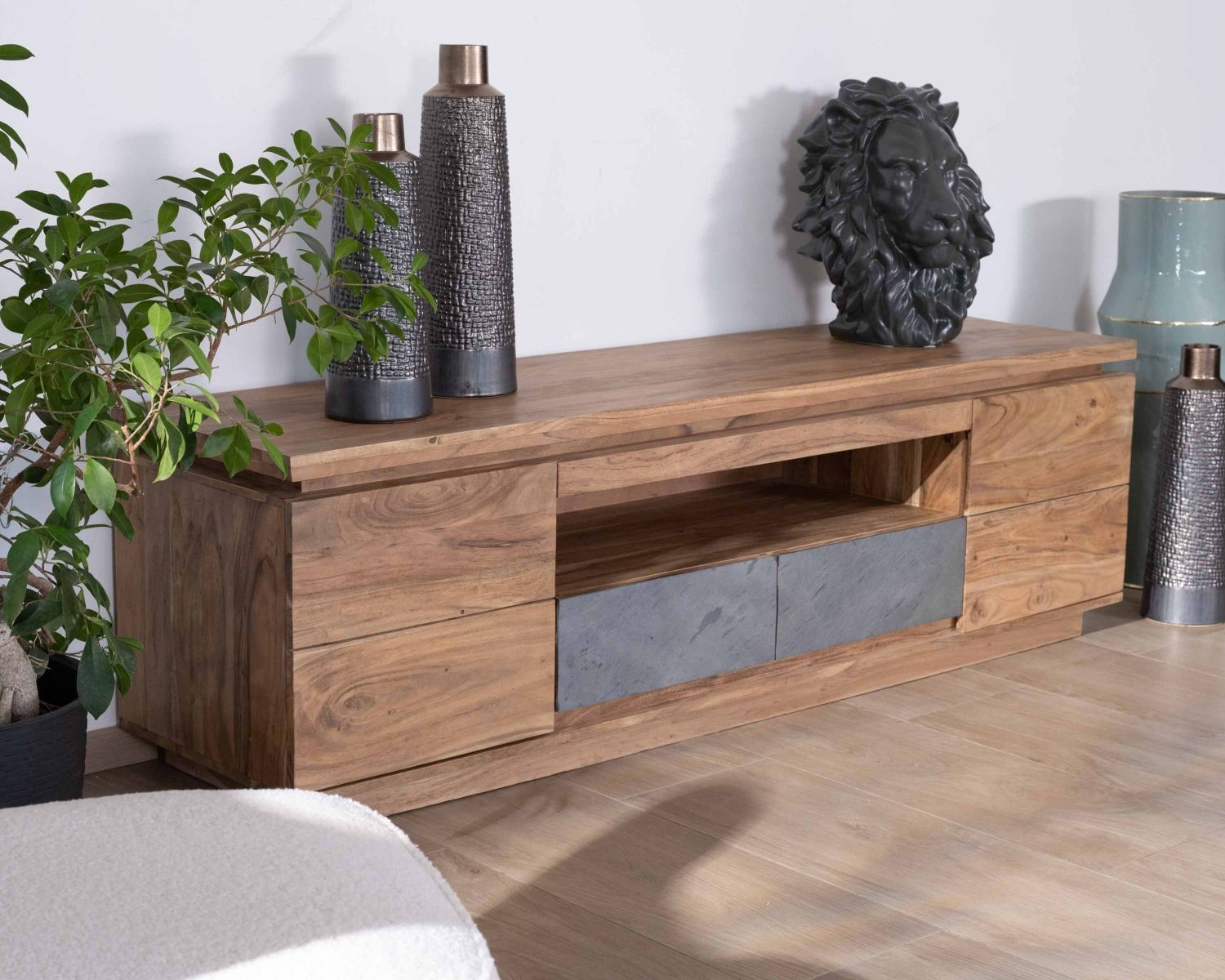 Meuble télé 175cm en acacia avec tiroirs façade placage pierre et bande LED "Paguera"