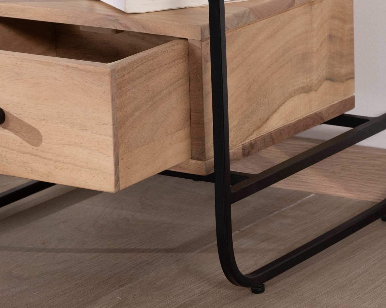 Table de chevet design en métal et bois avec plateau en placage pierre "Pikto"
