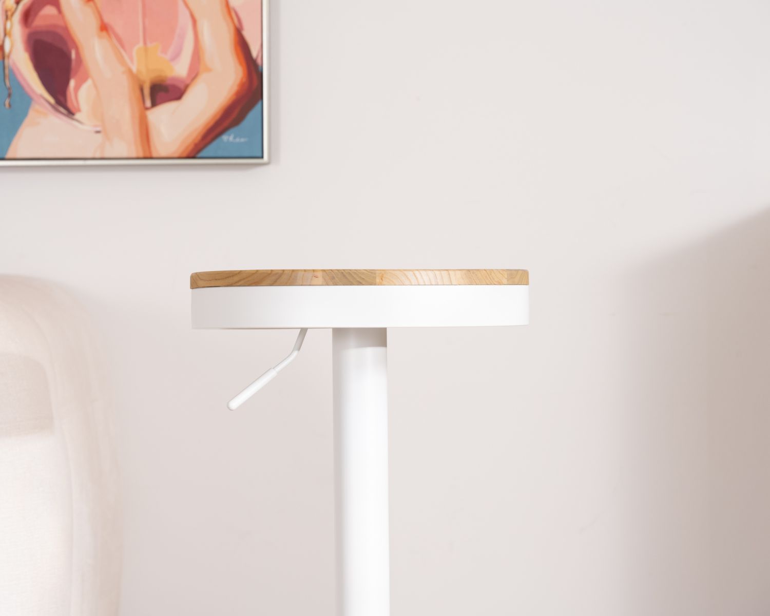 Lot de 2 tabourets ajustables en hauteur en métal blanc "Juo" avec assise bois