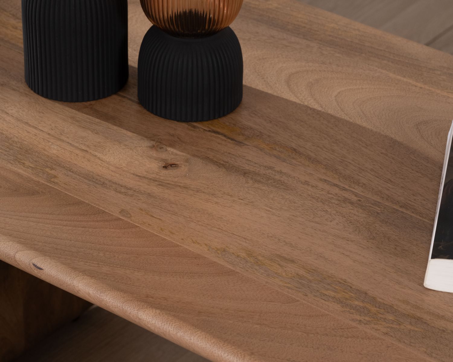 Table basse design épuré en manguier "Aglae"