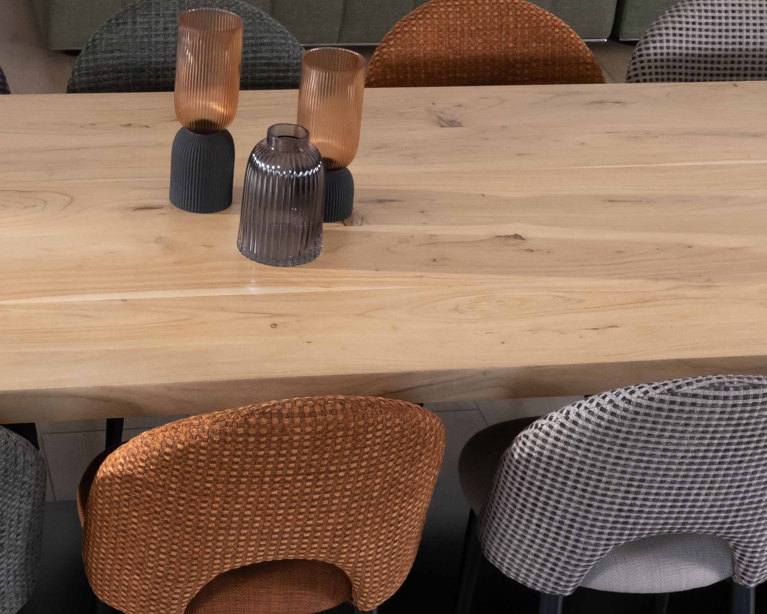 Grande table de repas 260 cm acacia pieds métal noir plissés "Audacio"