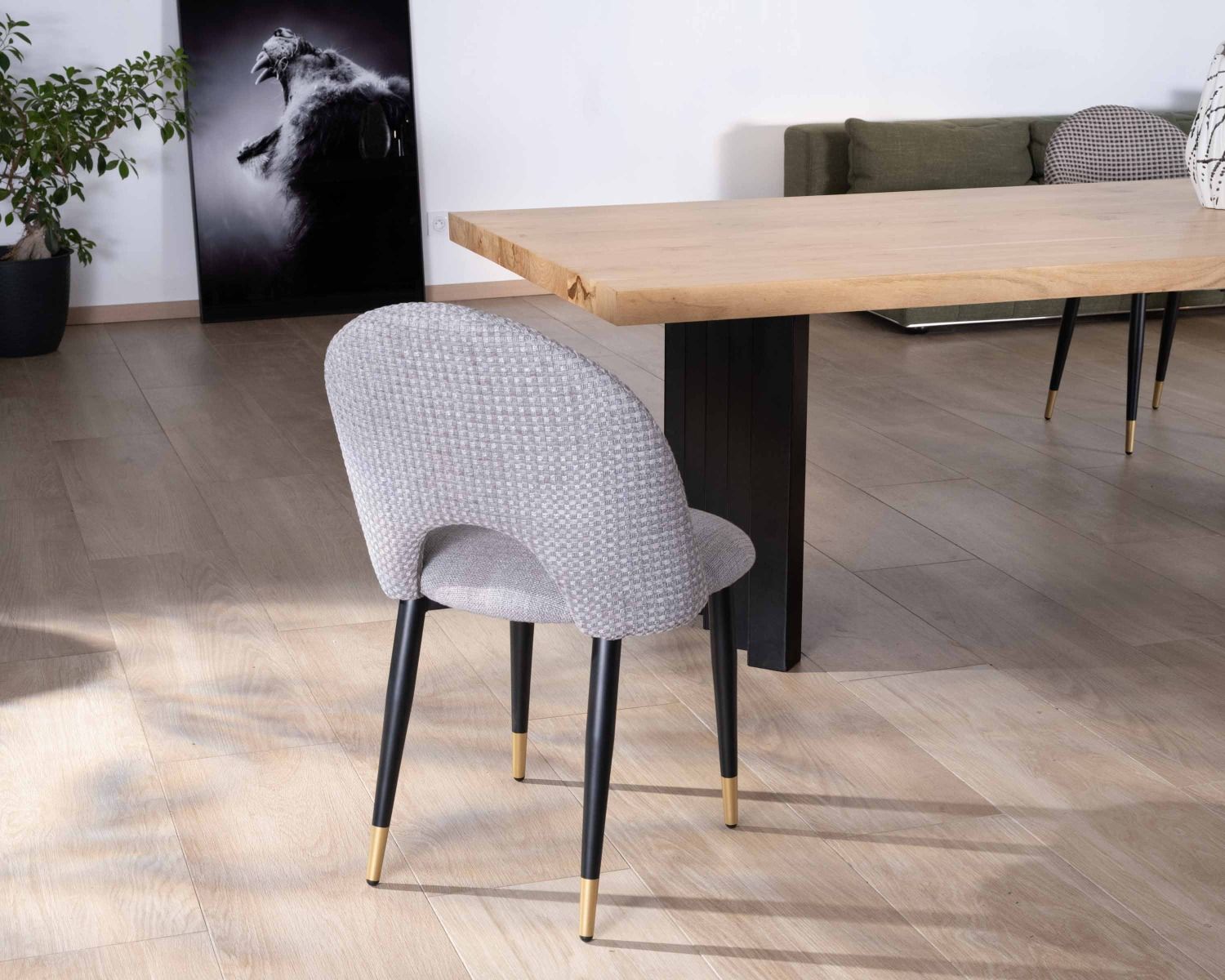 Table de repas rectangulaire 220 cm en bois massif pieds métal plissé noir "Audacio"
