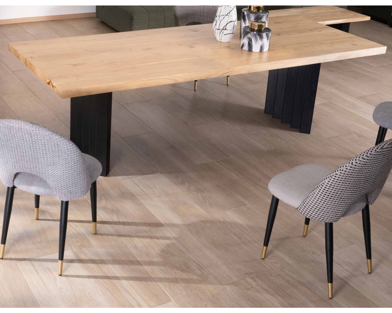 Grande table de repas 260 cm acacia pieds métal noir plissés "Audacio"