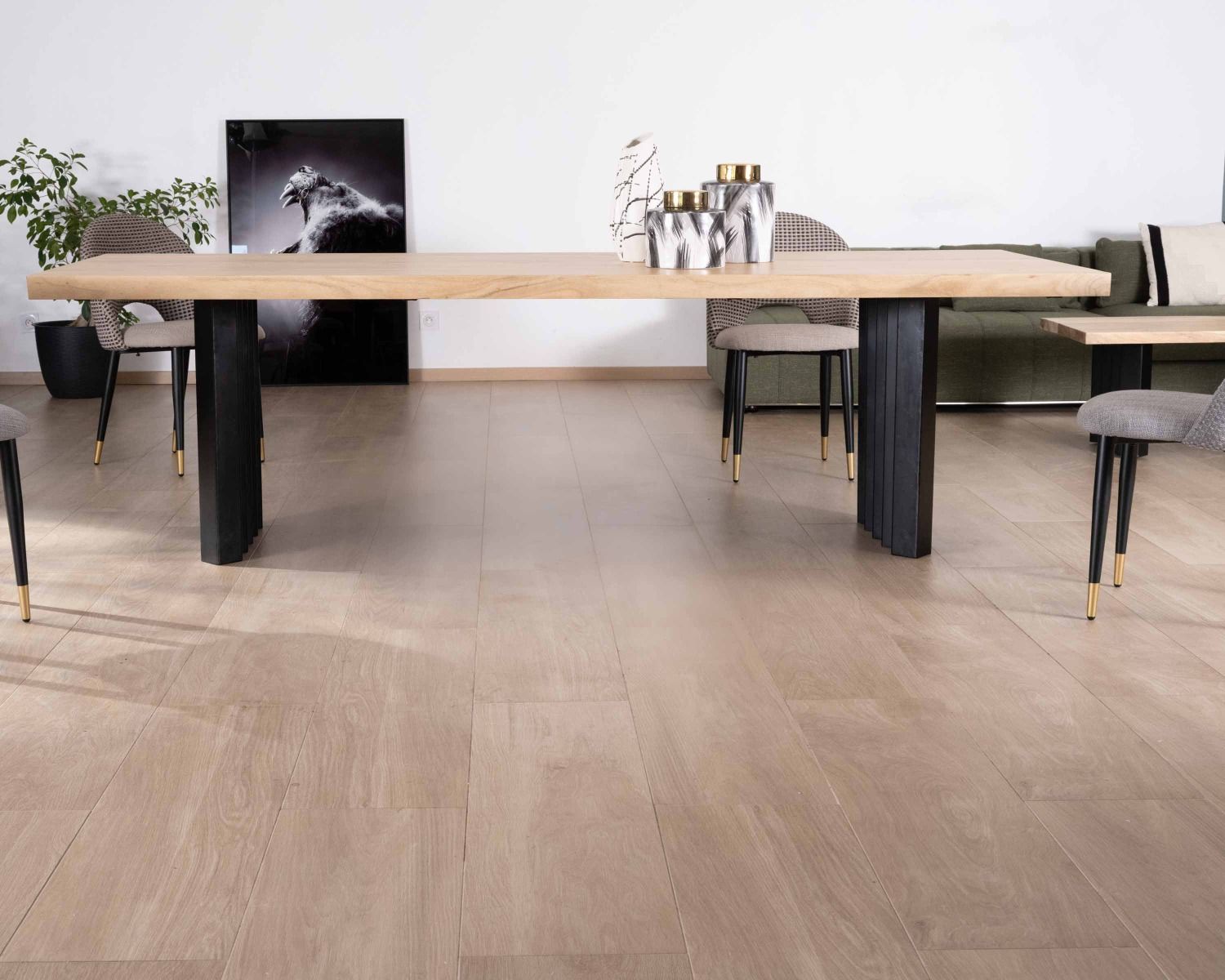 Grande table de repas 260 cm acacia pieds métal noir plissés "Audacio"