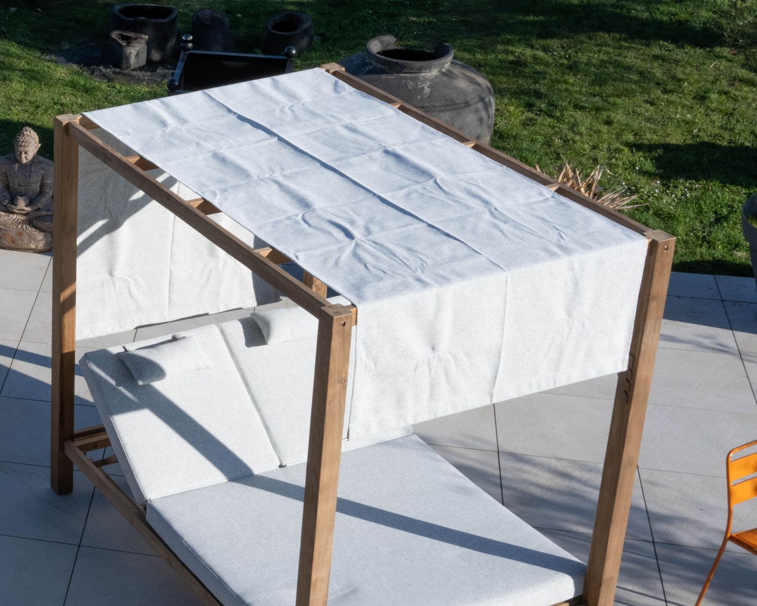 Lit de jardin en teck et tissu spécial extérieur gris clair "Eclipse"