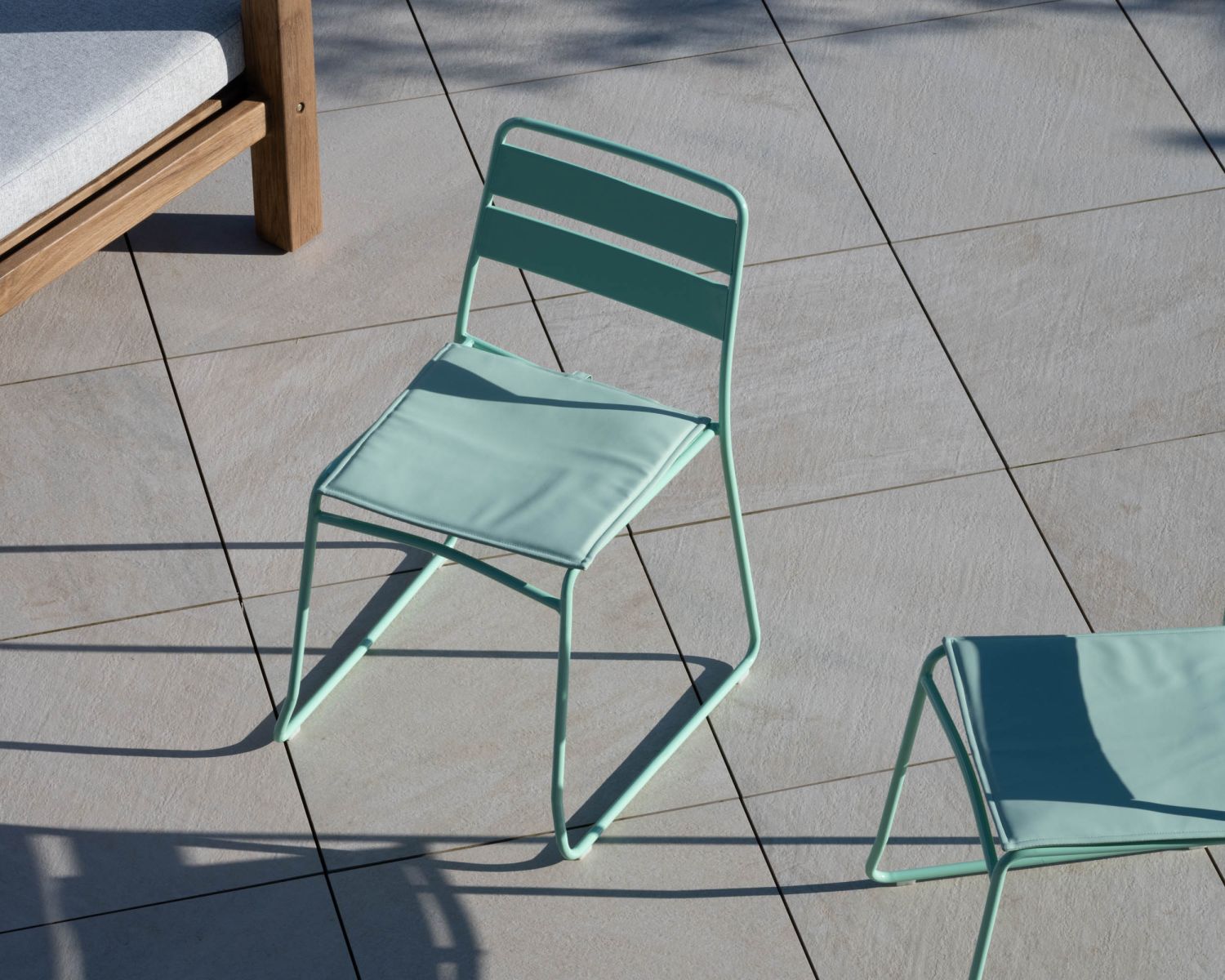 Ensemble bistrot en métal coloré turquoise "Juicy" esprit pop