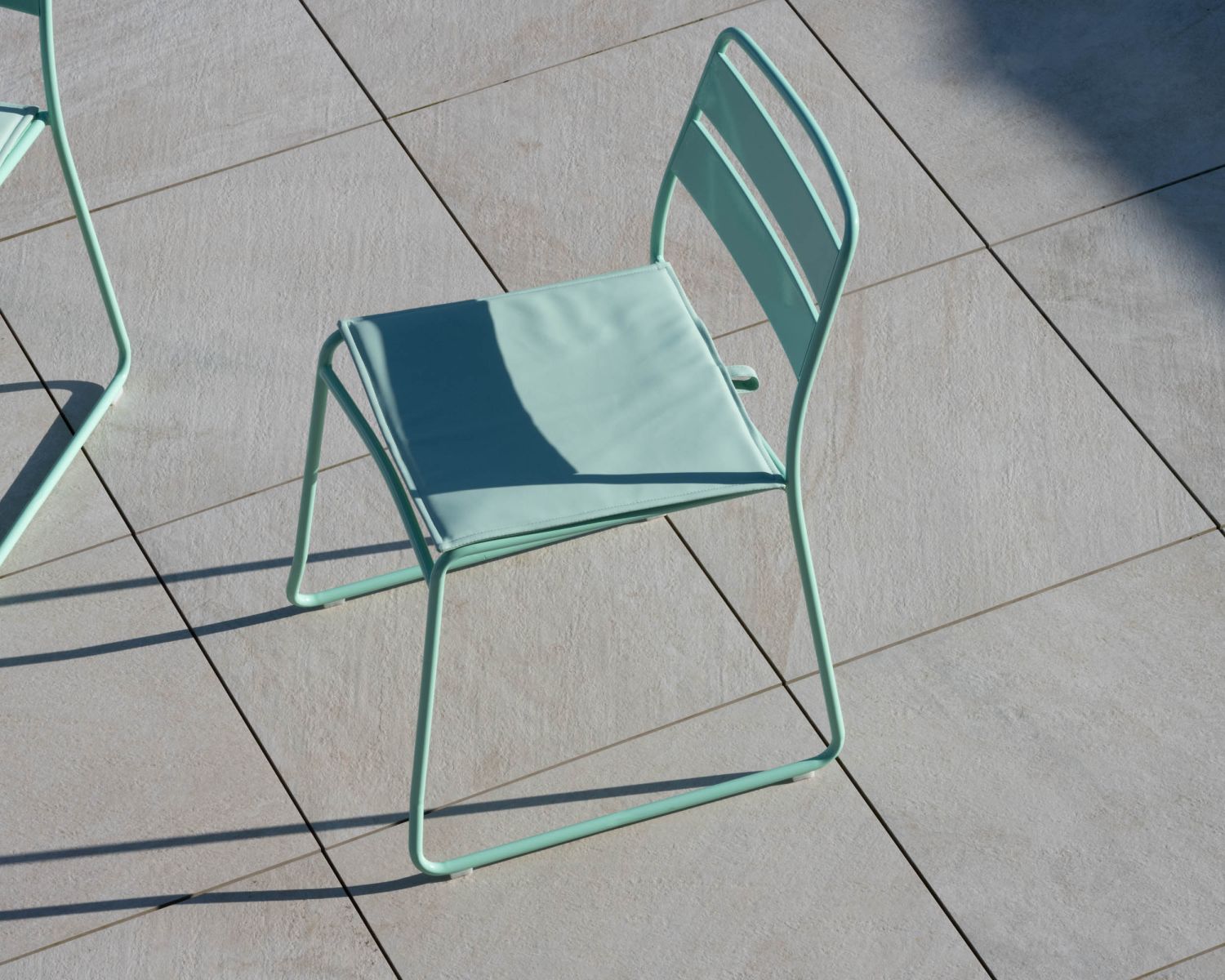 Ensemble bistrot en métal coloré turquoise "Juicy" esprit pop