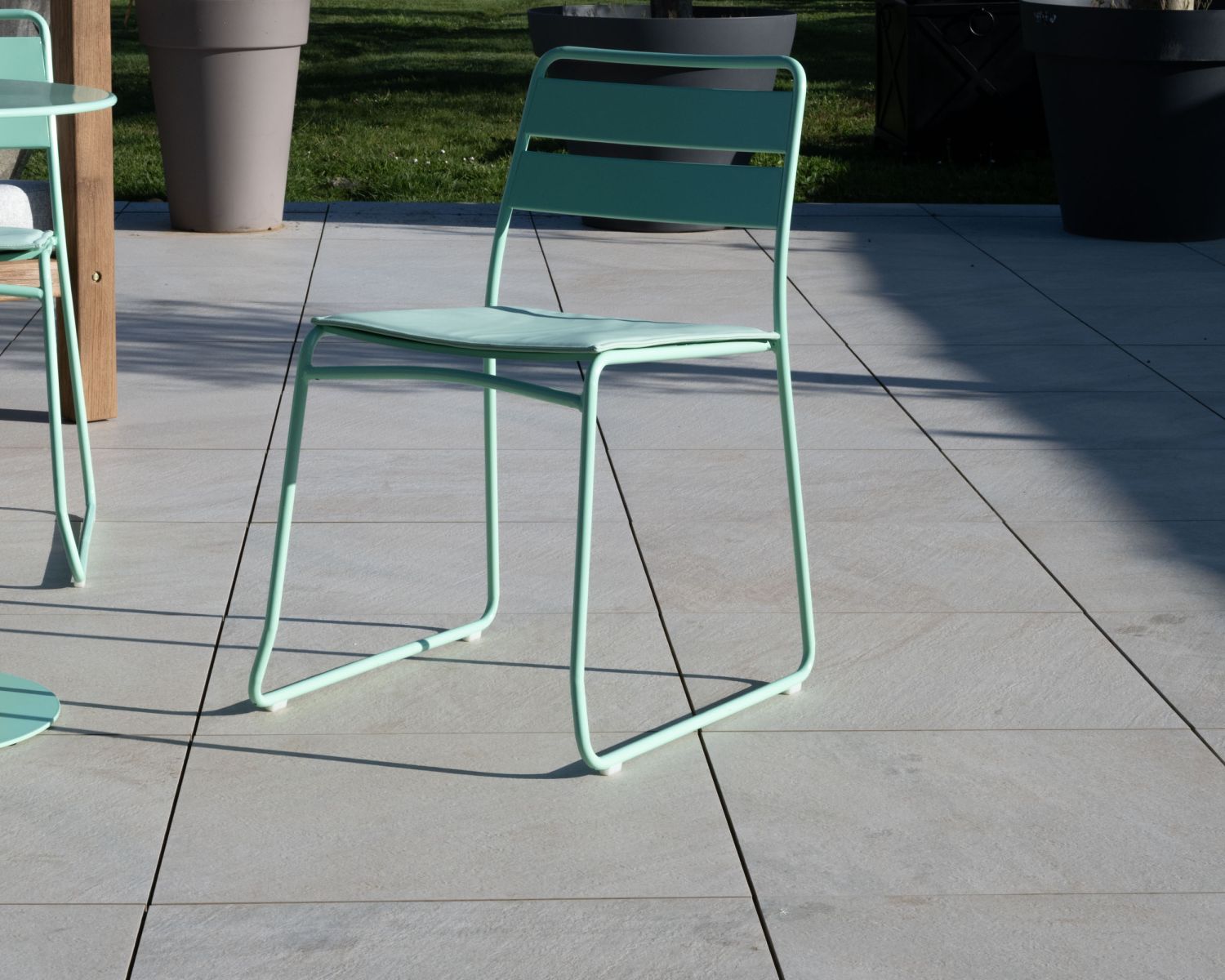 Ensemble bistrot en métal coloré turquoise "Juicy" esprit pop