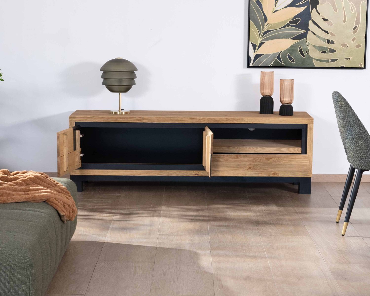 Meuble télé contemporain pin brossé façade motif cubes noirs 153 cm "Cubo"