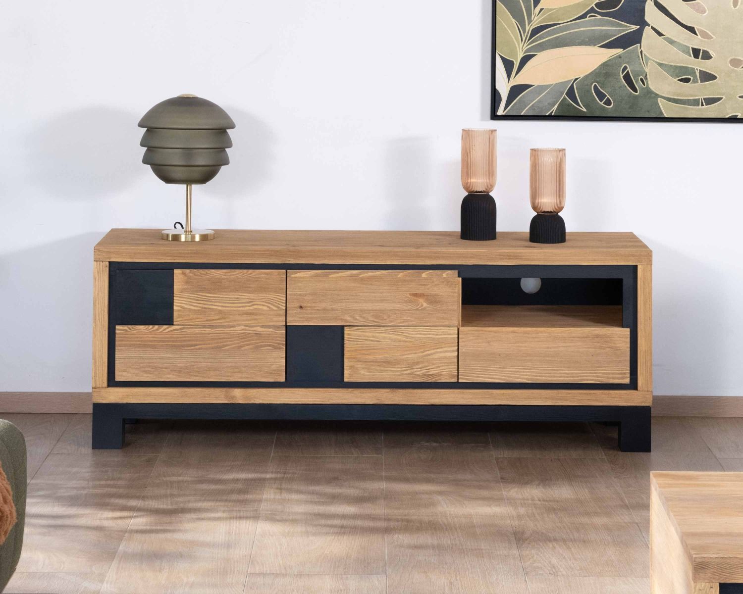 Meuble télé contemporain pin brossé façade motif cubes noirs 153 cm "Cubo"