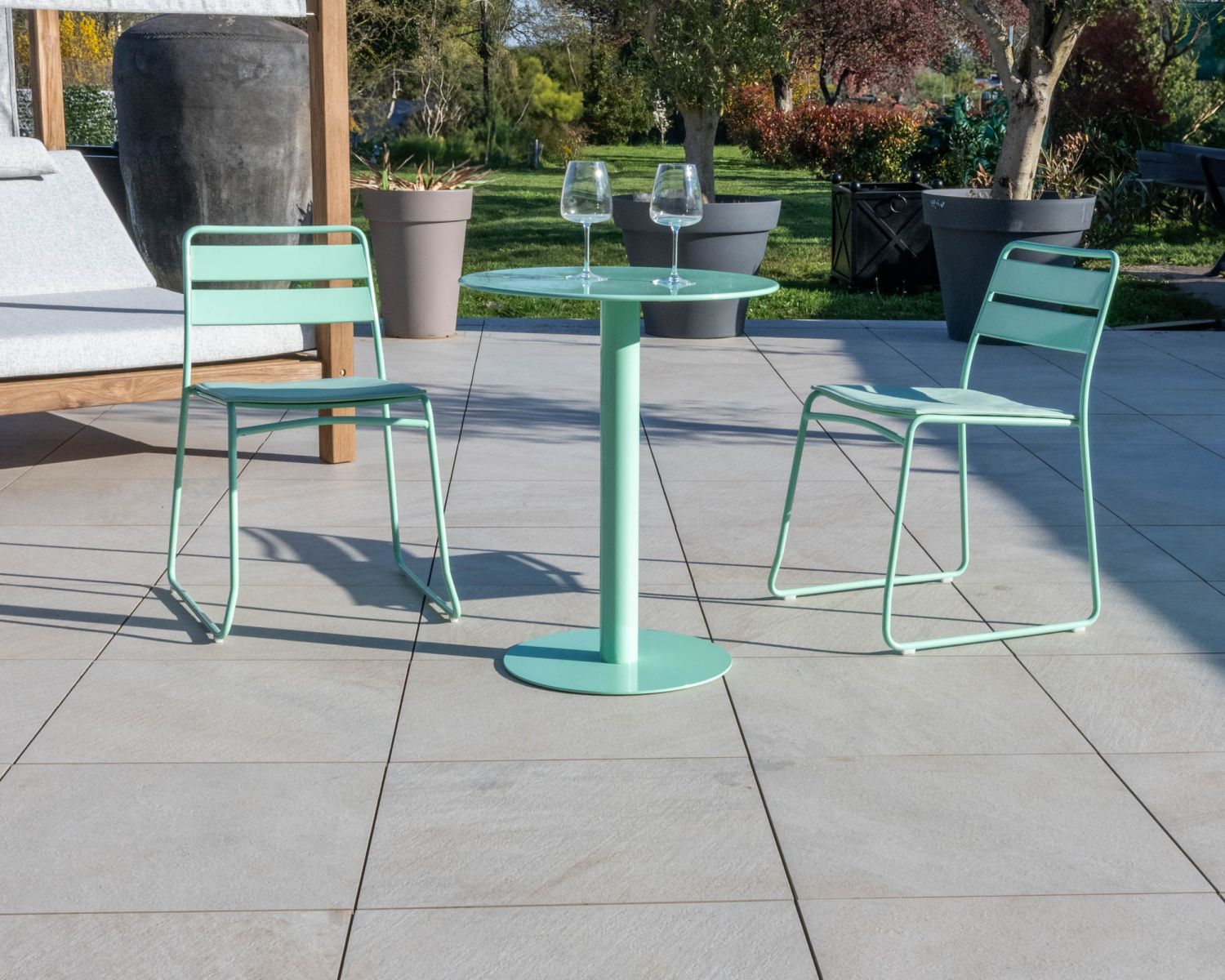 Ensemble bistrot en métal coloré turquoise "Juicy" esprit pop