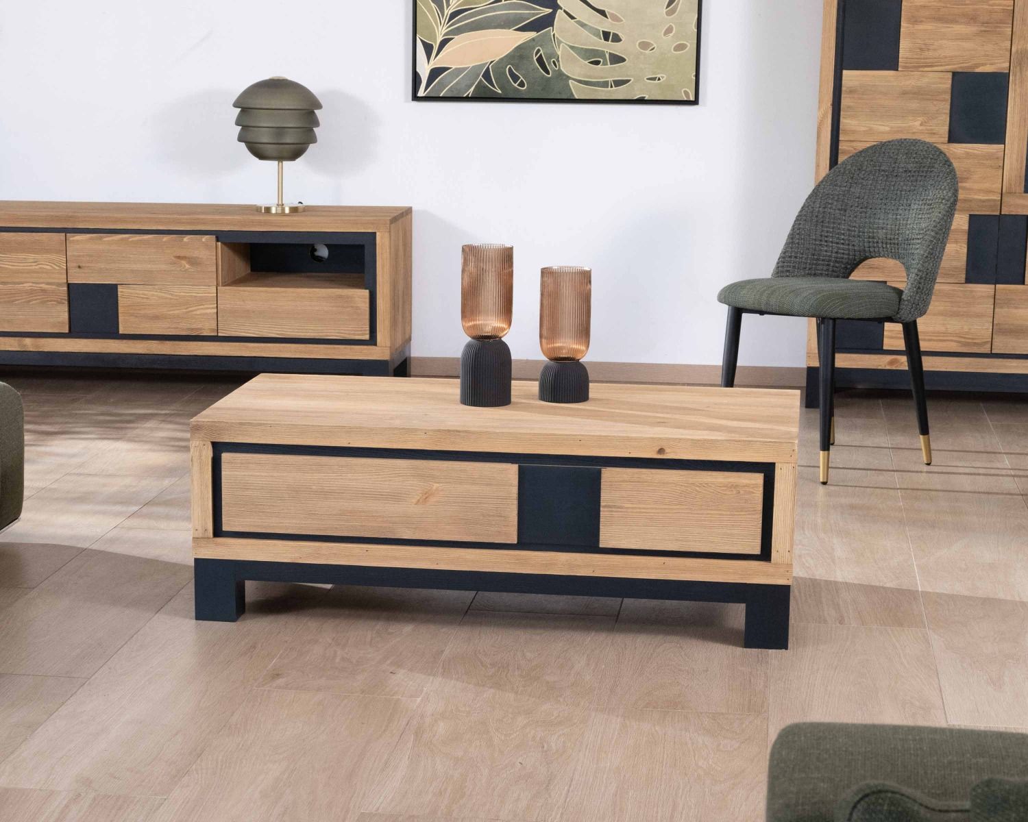 Meuble télé contemporain pin brossé façade motif cubes noirs 153 cm "Cubo"