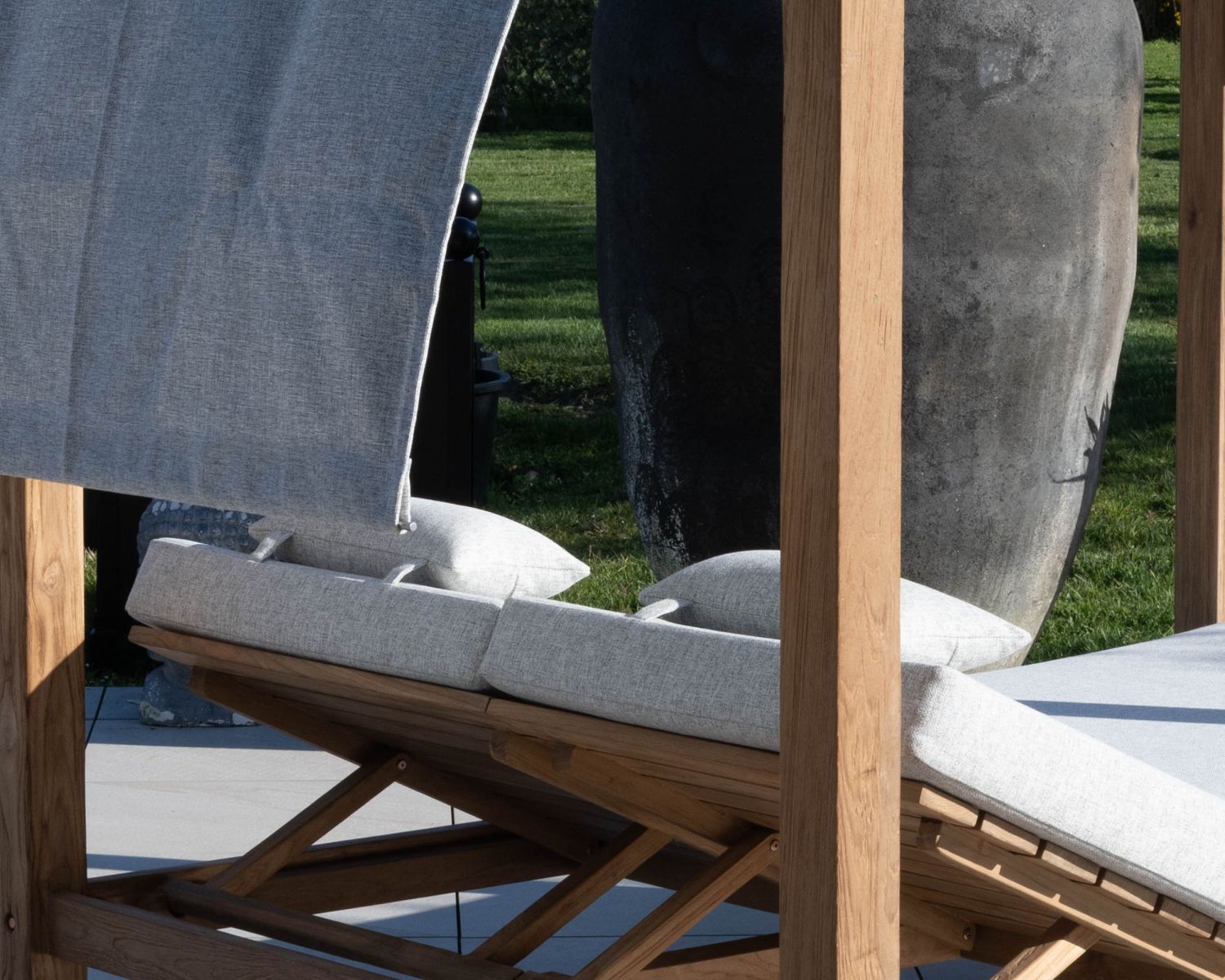 Lit de jardin en teck et tissu spécial extérieur gris clair "Eclipse"