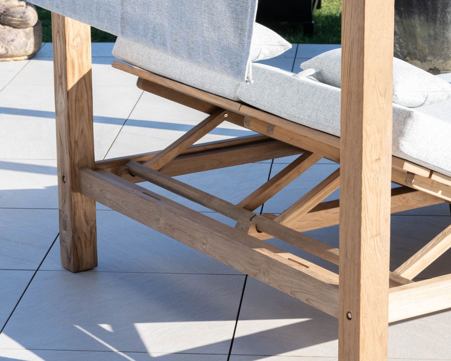 Lit de jardin en teck et tissu spécial extérieur gris clair "Eclipse"