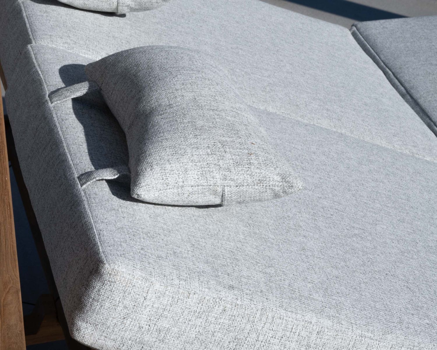 Lit de jardin en teck et tissu spécial extérieur gris clair "Eclipse"