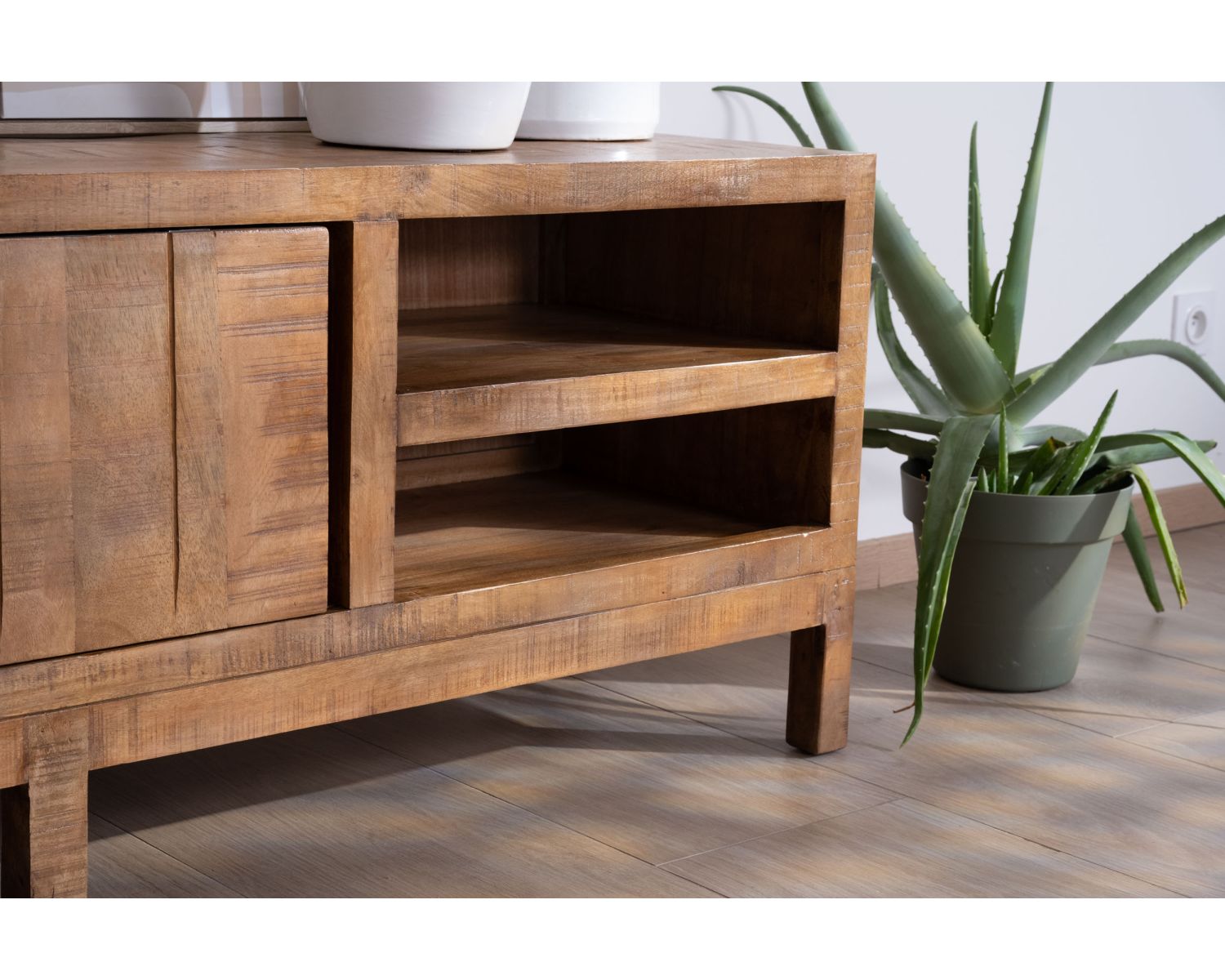 Meuble TV en manguier massif style ethnique chic "Aruna" 