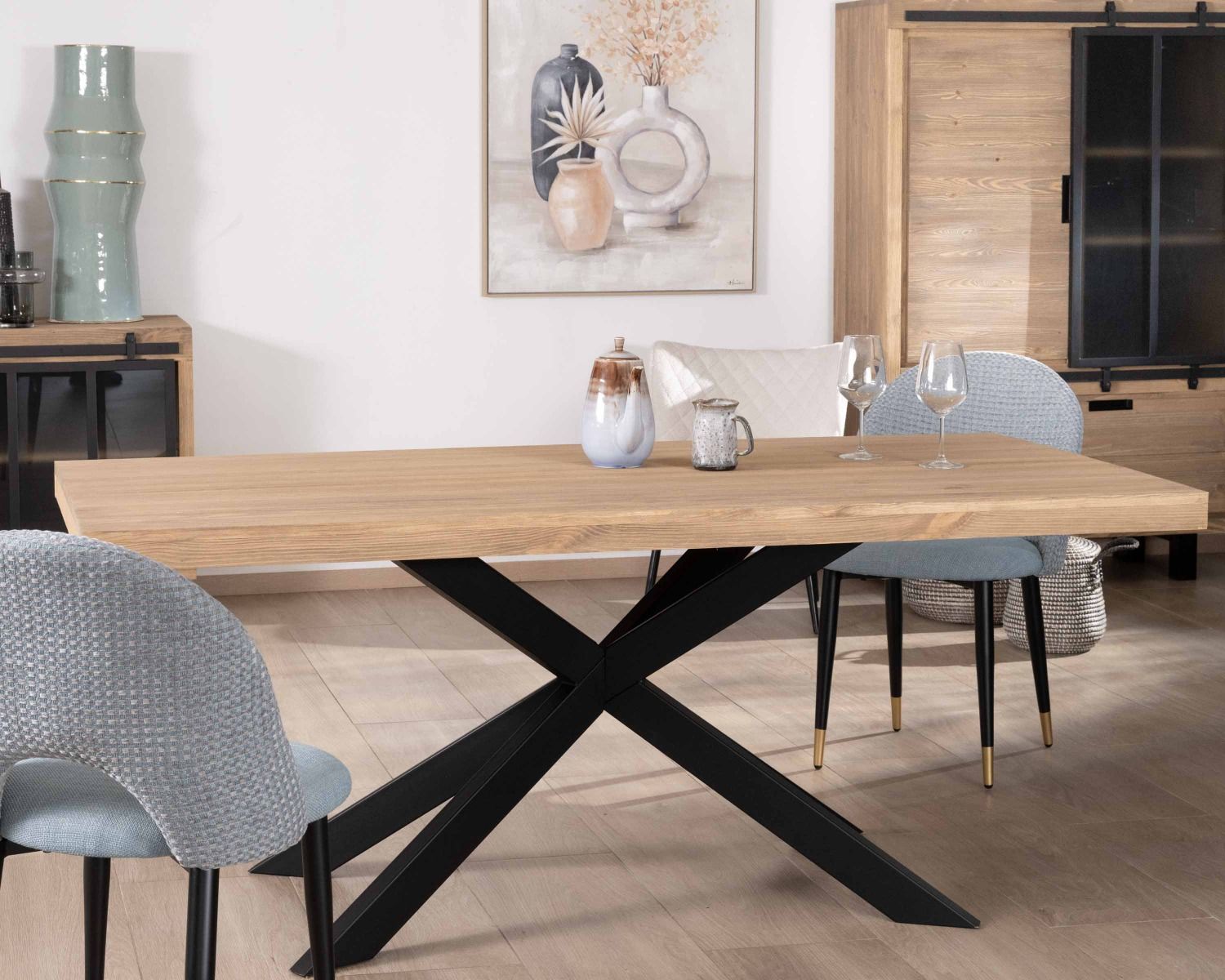 Table à manger rectangulaire 180 cm pin brossé et pieds mikado en métal noir "Tolf"