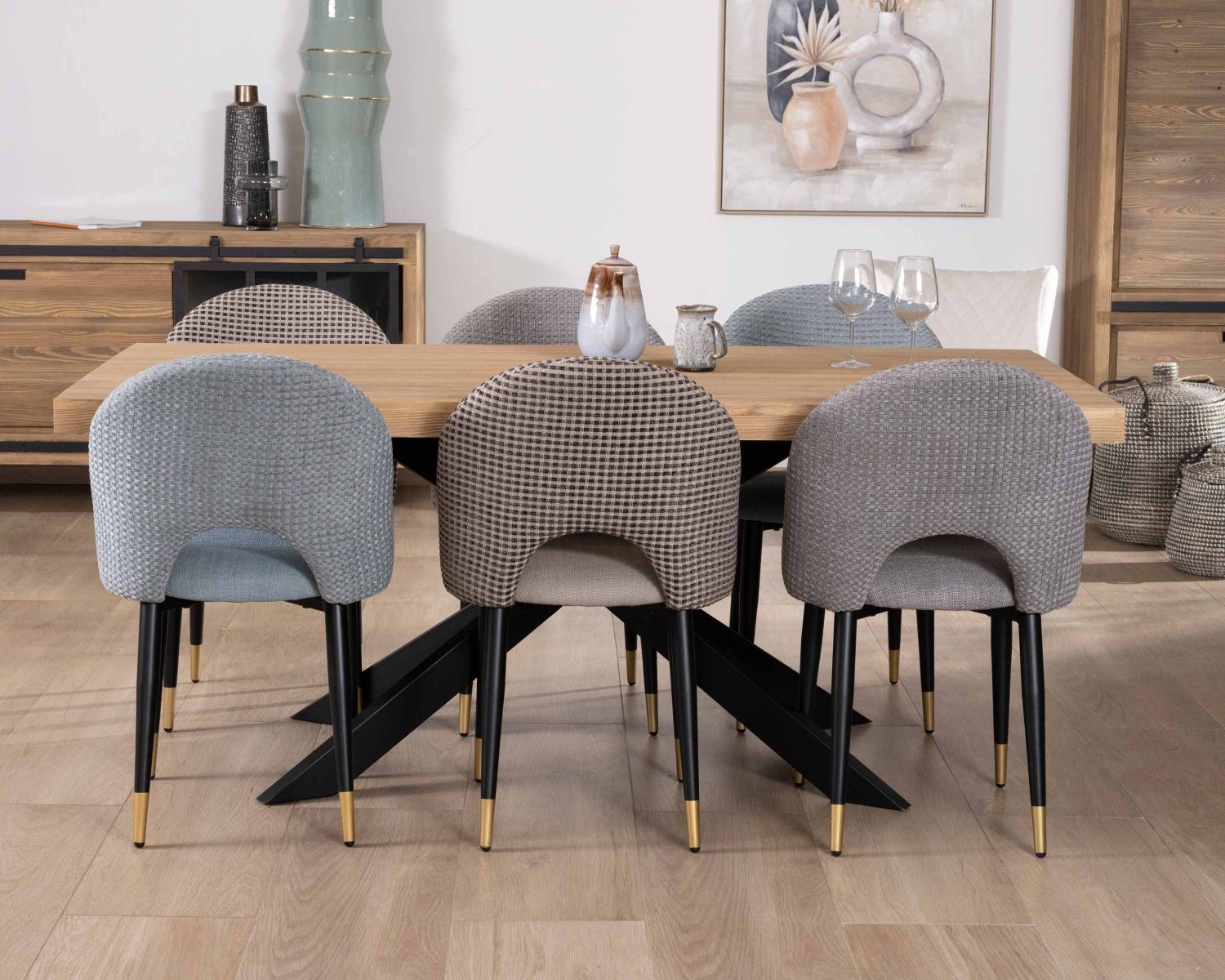 Table à manger rectangulaire 180 cm pin brossé et pieds mikado en métal noir "Tolf"