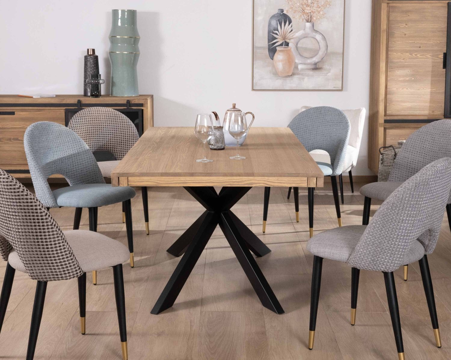 Table à manger rectangulaire 180 cm pin brossé et pieds mikado en métal noir "Tolf"