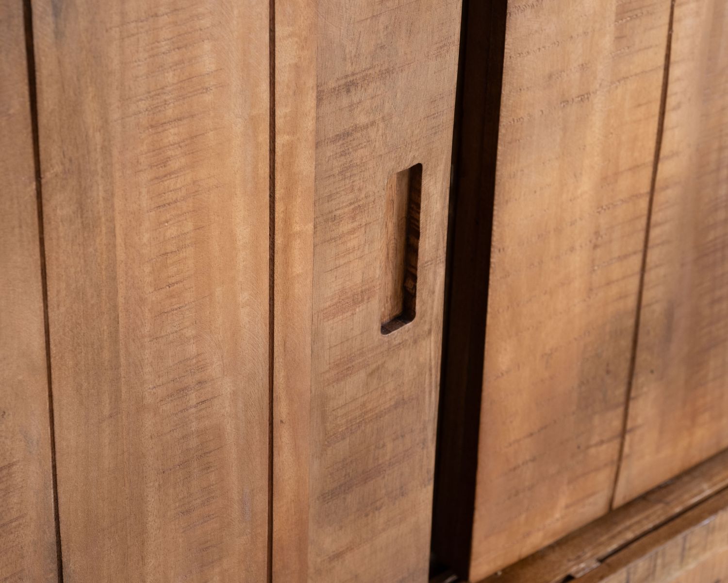 Buffet 4 portes coulissantes en manguier massif "Aruna" style ethnique chic