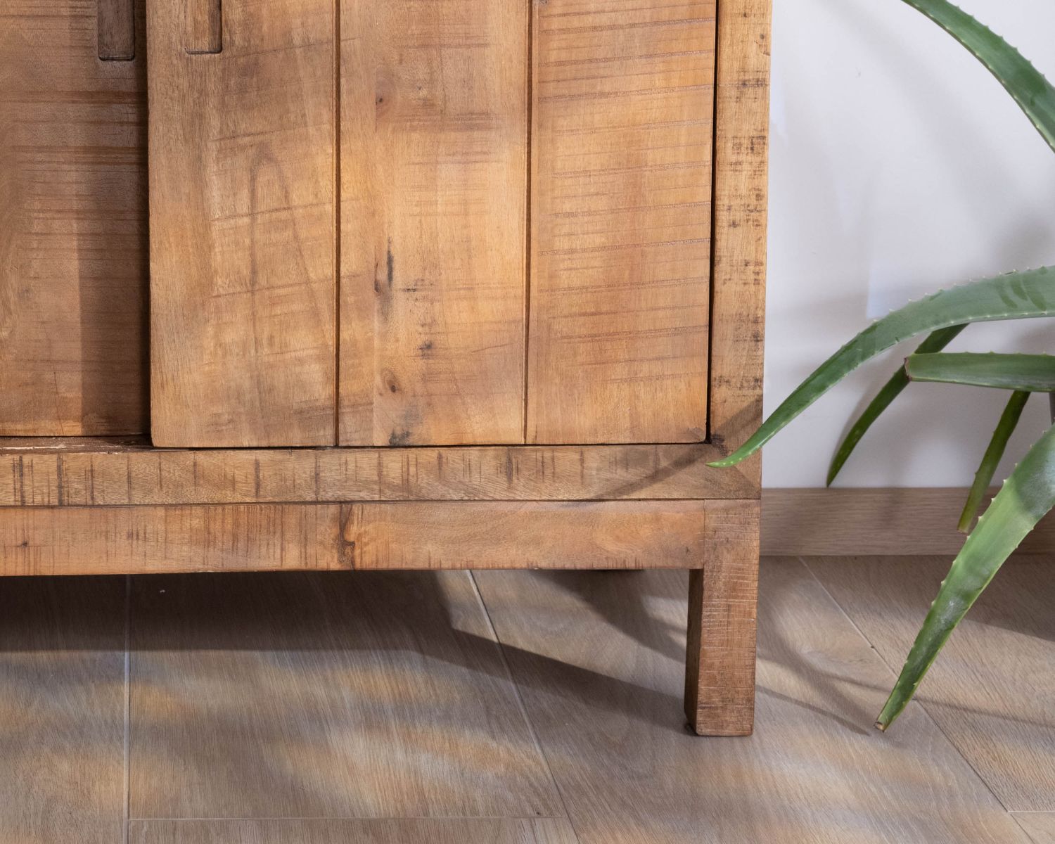 Buffet 4 portes coulissantes en manguier massif "Aruna" style ethnique chic