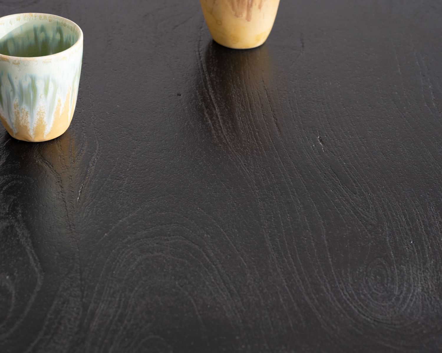 Table ronde esprit bistrot en manguier noir et pied tulipe "Piccadilly" diamètre 70 cm