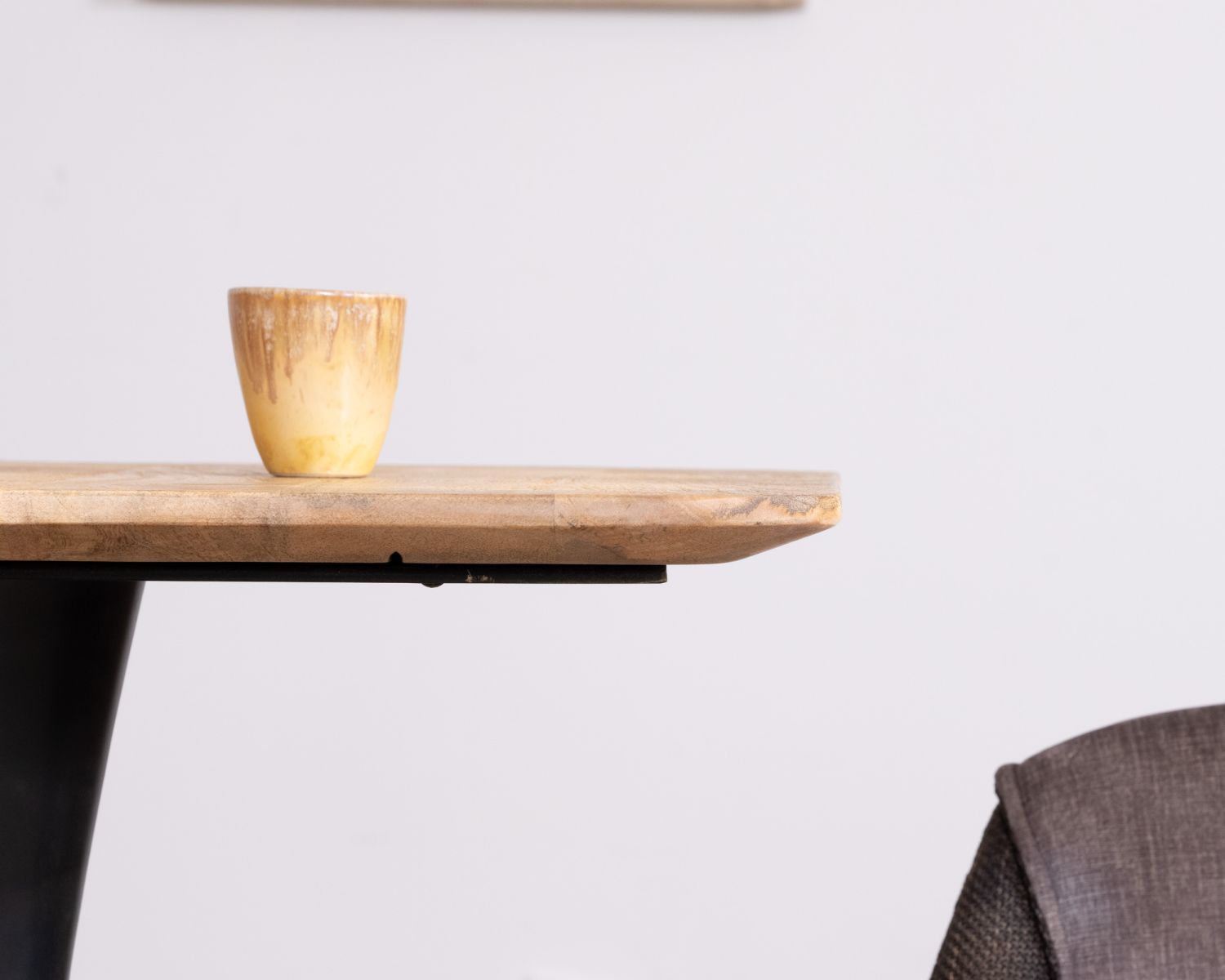 Table carrée esprit bistrot en manguier naturel "Piccadilly" 70 cm