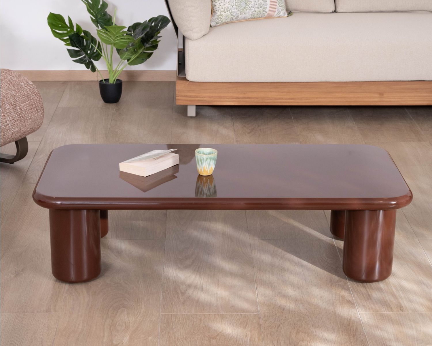 Table basse rectangulaire "Cyléa" finition laquée brun chocolat