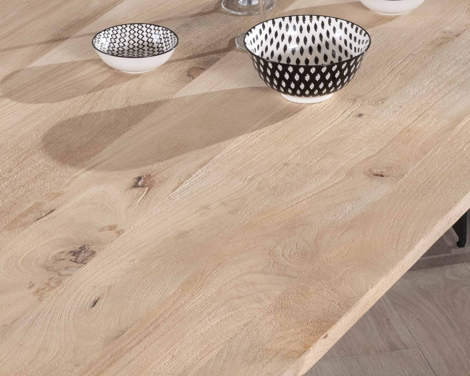 Table de salle à manger manguier massif 240cm piètement design bois et métal noir "Saturne coeval"