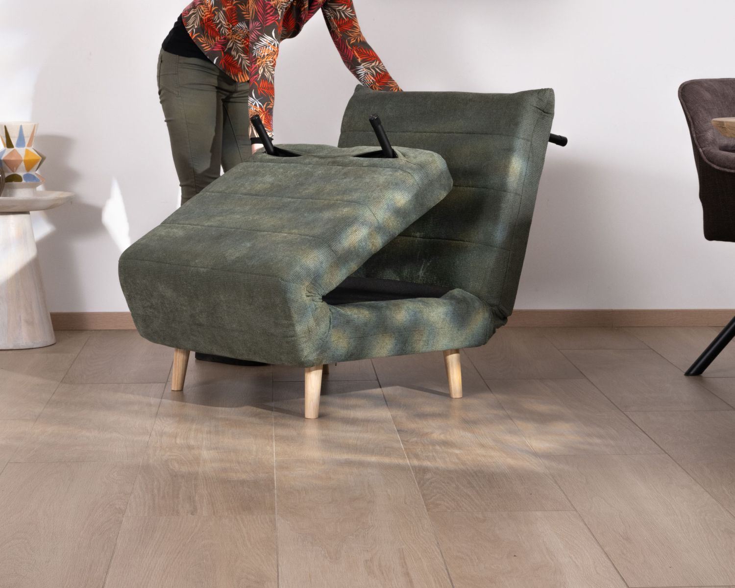 Fauteuil esprit vintage en tissu vert kaki "Folda" modulable 2 en 1