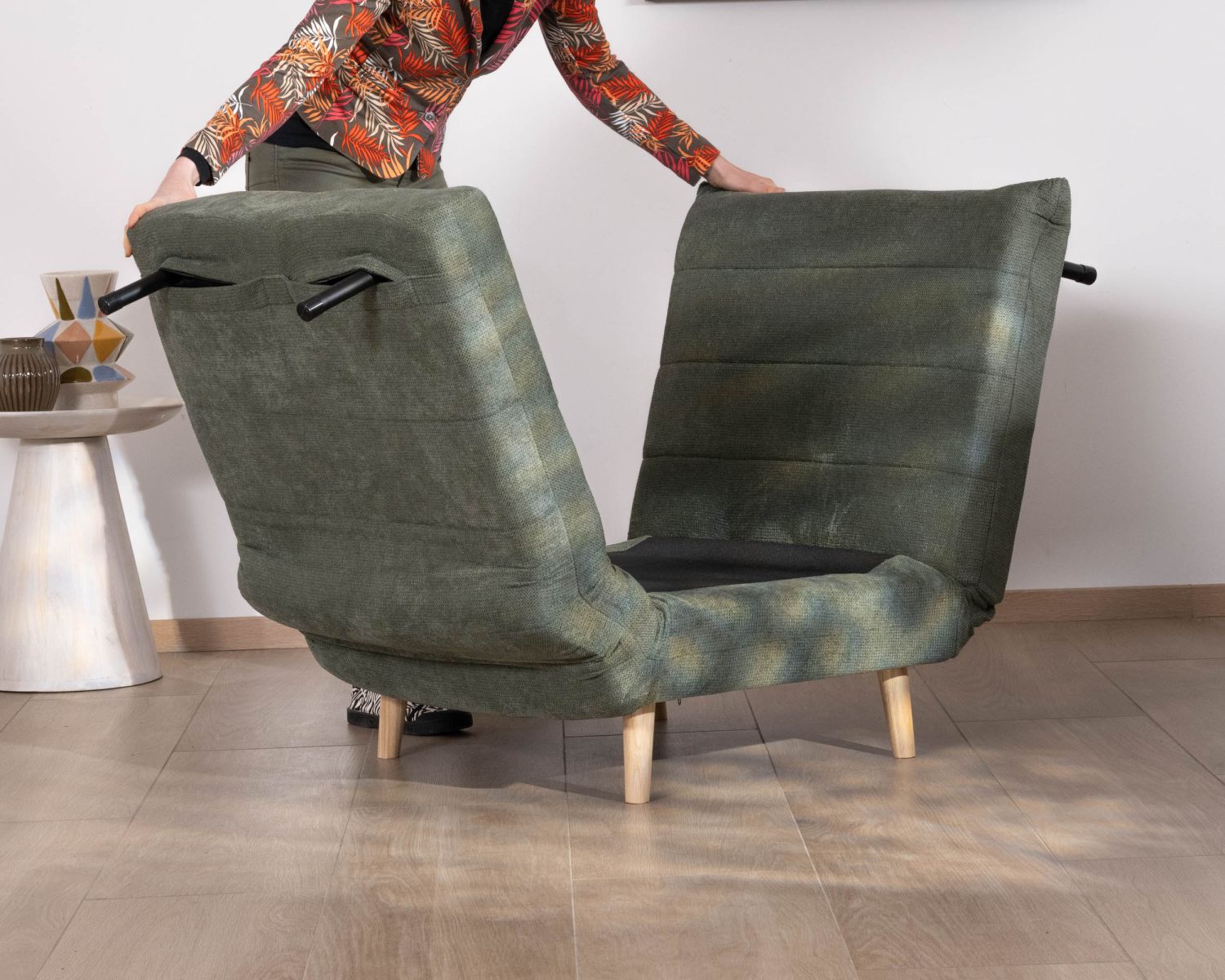 Fauteuil esprit vintage en tissu vert kaki "Folda" modulable 2 en 1