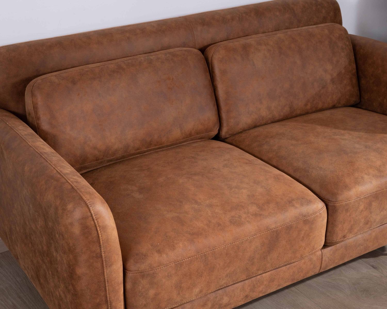 Canapé deux places couleur havane "Memphis"