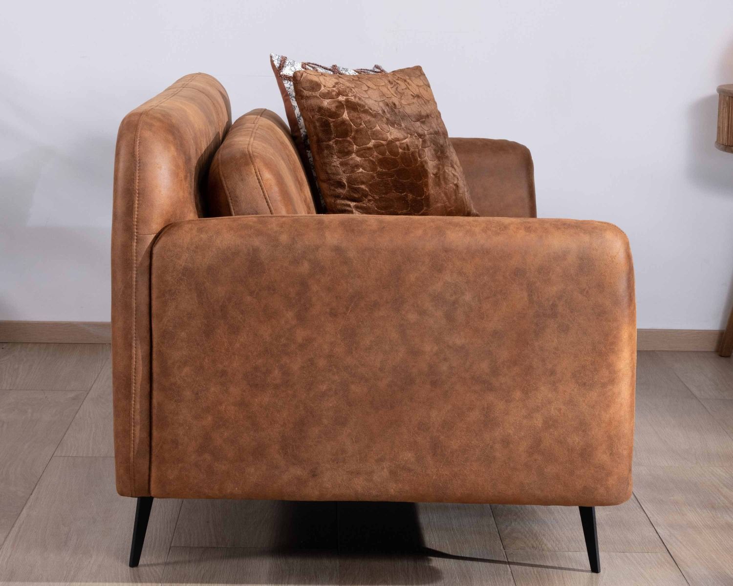 Canapé deux places couleur havane "Memphis"