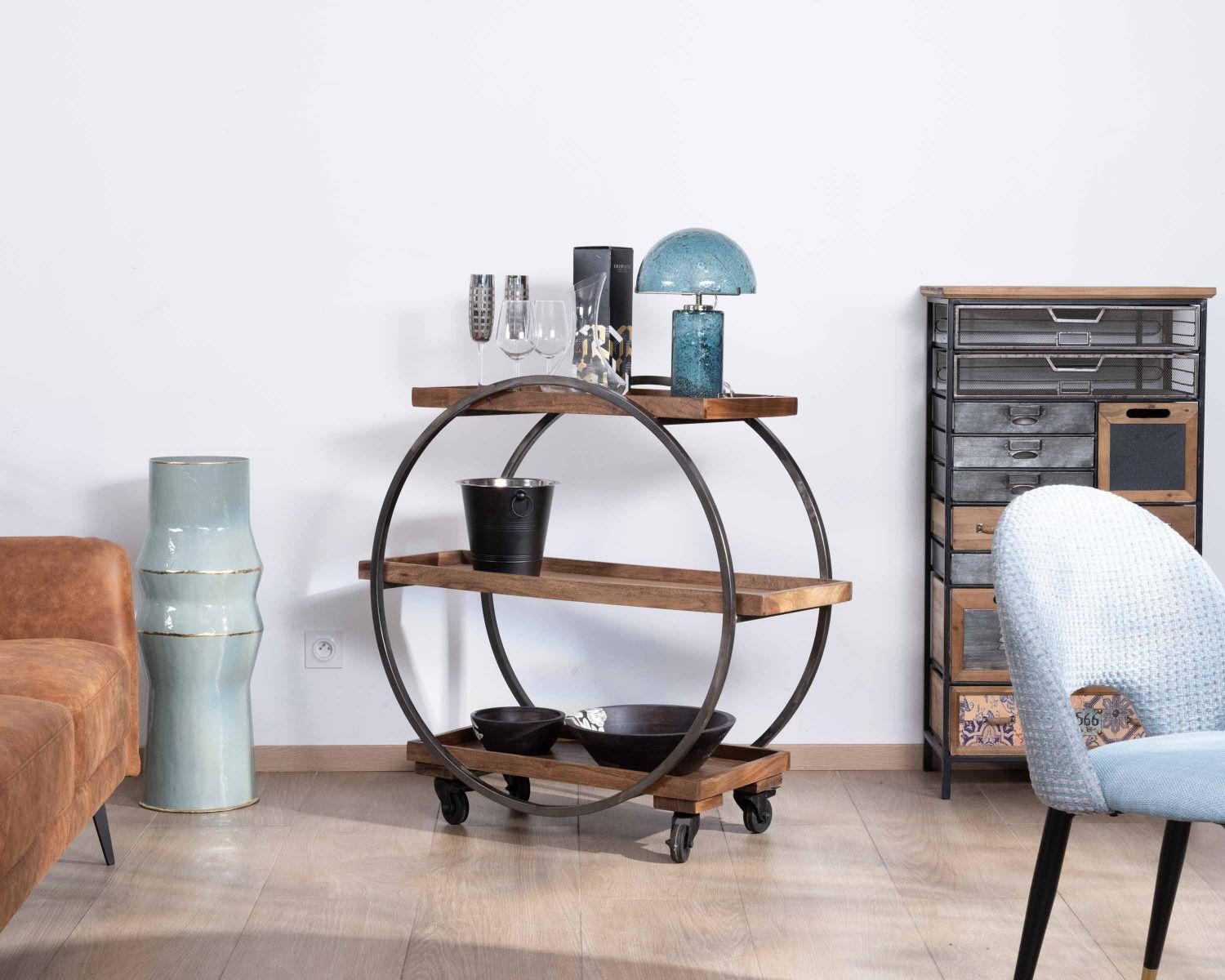 Desserte 3 niveaux acacia et métal noir antique "Benck"