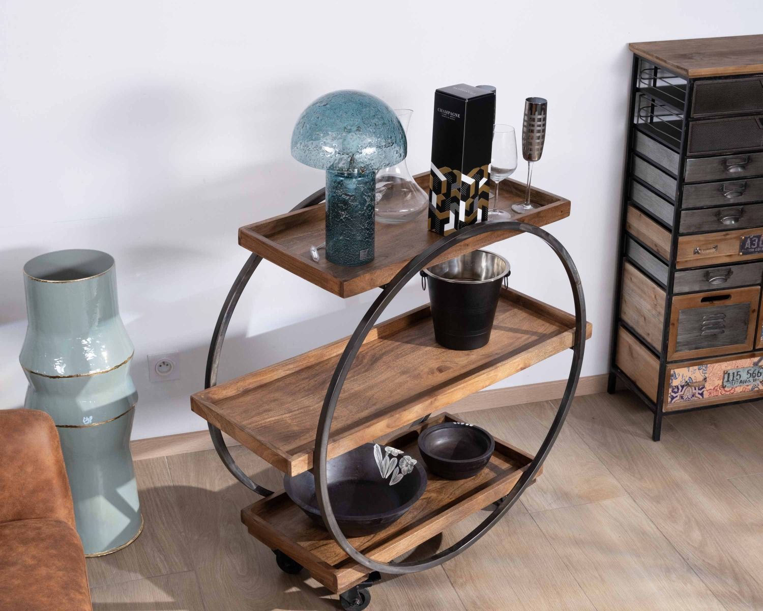 Desserte 3 niveaux acacia et métal noir antique "Benck"