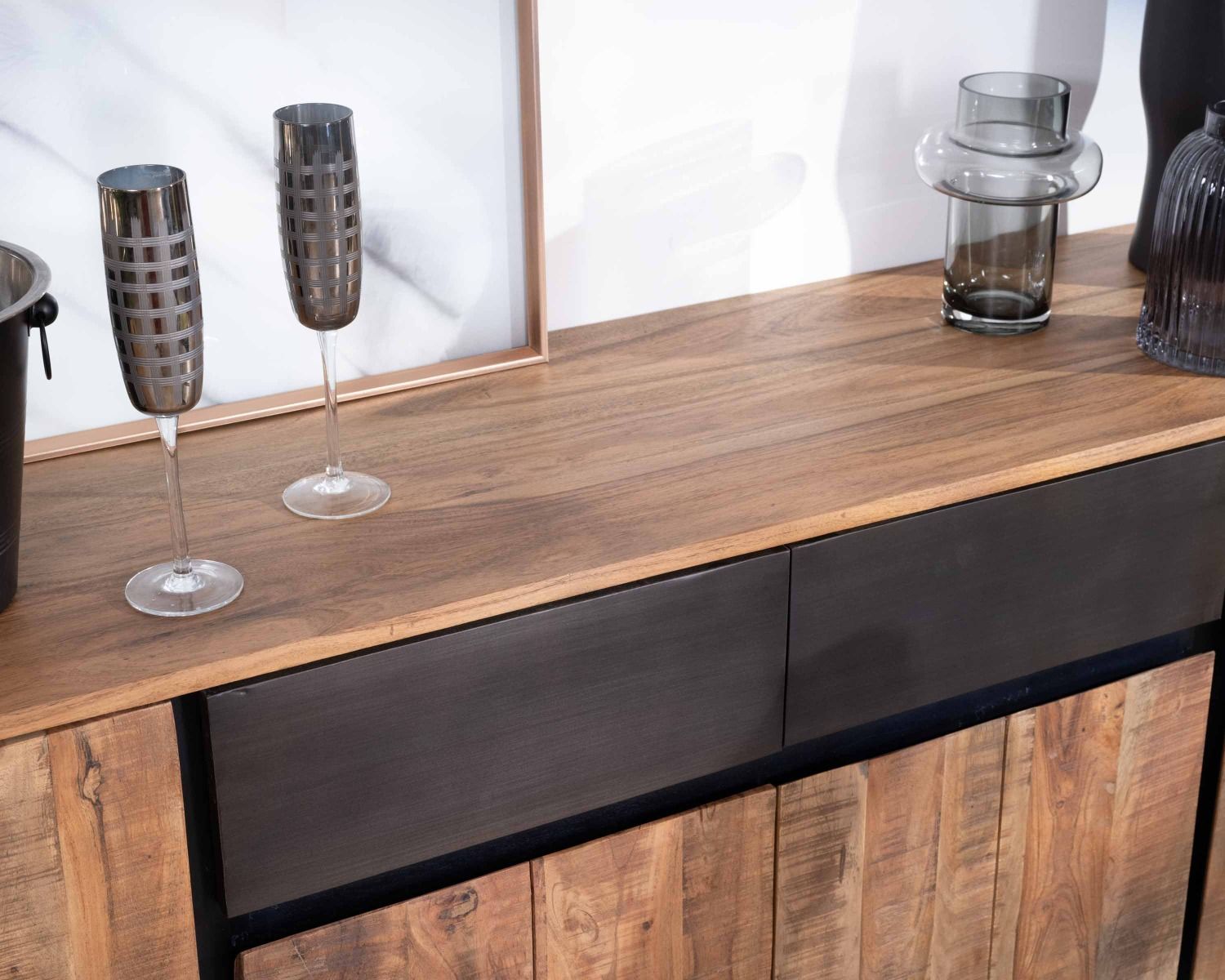 Enfilade 175cm en acacia avec 2 tiroirs et pieds métal noirs "Bennett"