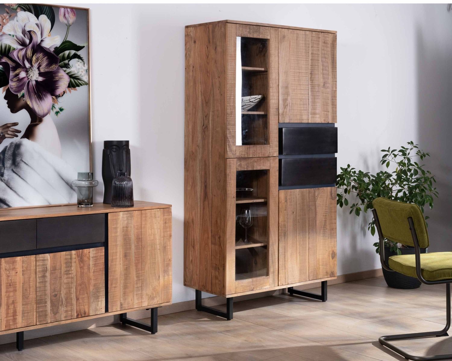 Vaisselier contemporain en acacia avec portes vitrées et tiroirs noirs "Bennett"