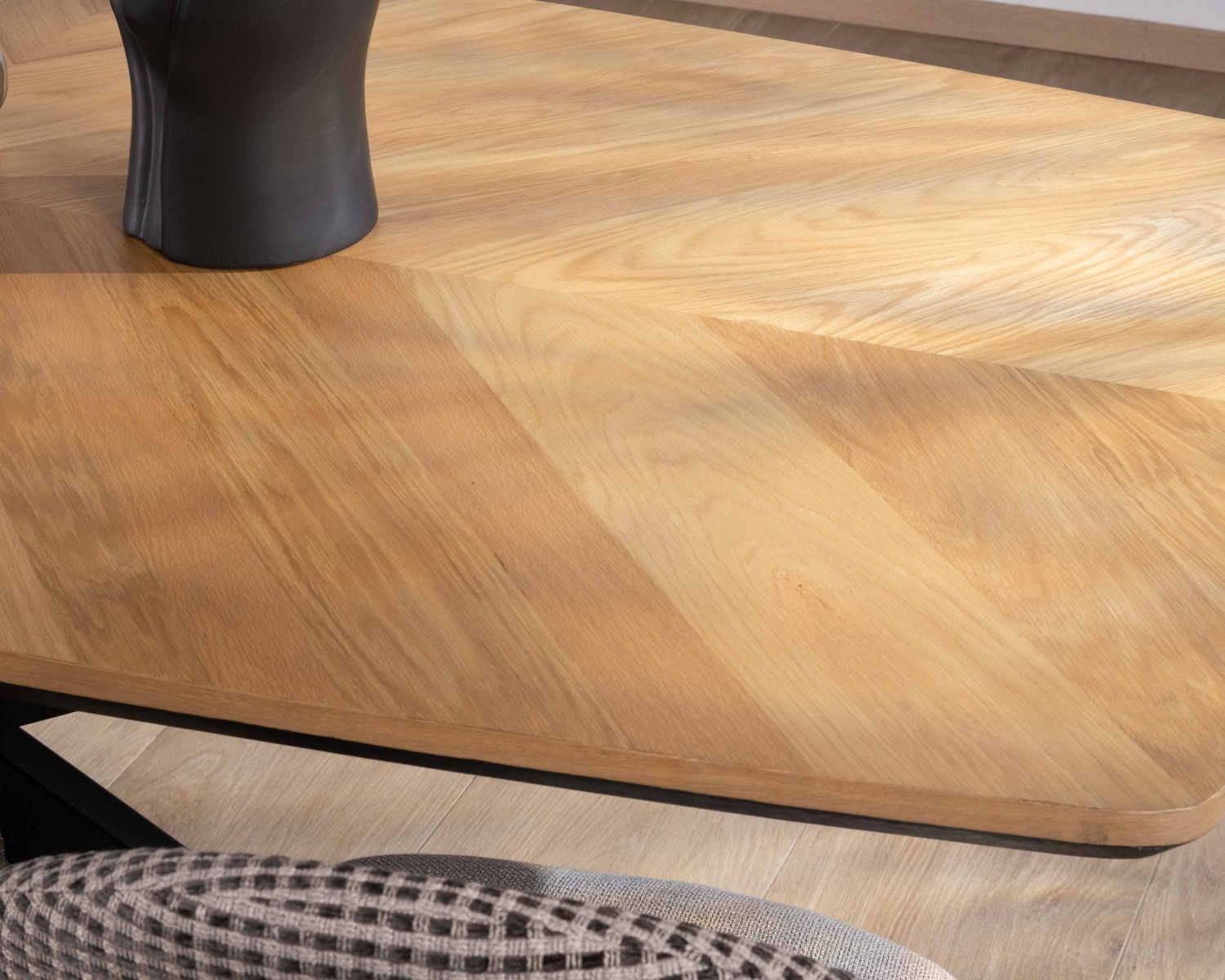 Table de salle à manger 200cm forme bateau placage chêne finition biseautée noire "Toledo"